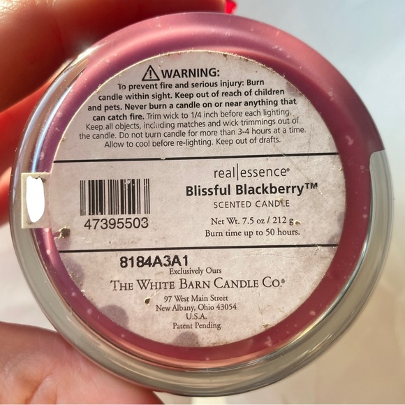 The White Barn Candle Co Blissful Blackberry Real Essence Scented Jar 7.5oz Rare - Picture 3 of 3